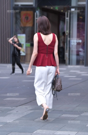 性感白裤美女