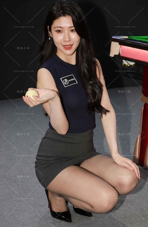 台球展性感黑丝模特 弦子