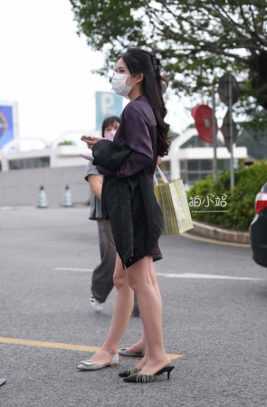 人美腿也美