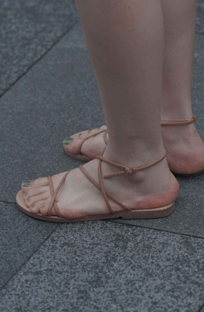 白皙小姐姐