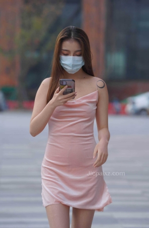 粉色短裙美女【套图+视频】