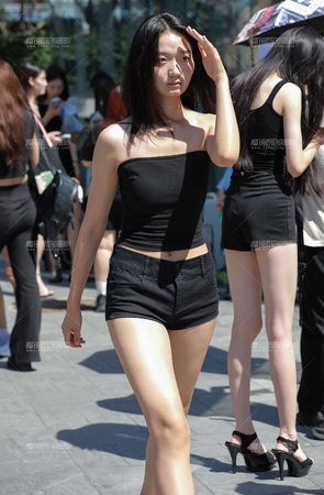 黑热裤长腿美女[30P]