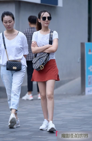 白皙美腿美女3A1240[334M]