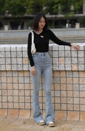 22925-11+93【上海街拍】紧牛女生 19P