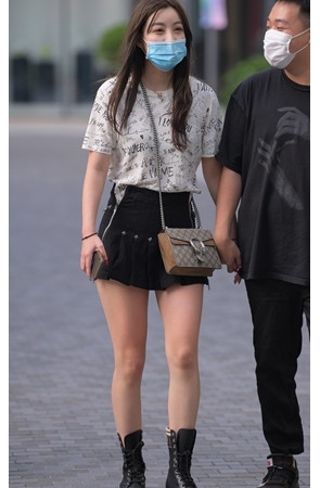 黑色短裙小姐姐(98P)[2.32G/JPG]